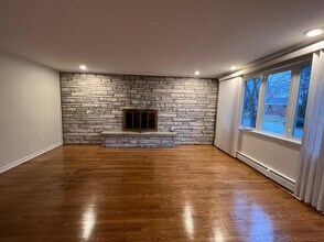 9533 Schiller Blvd, Unit 1 in Franklin Park, IL - Building Photo - Building Photo