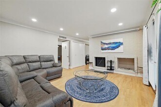 5934 Sandhurst Ln in Dallas, TX - Building Photo - Building Photo
