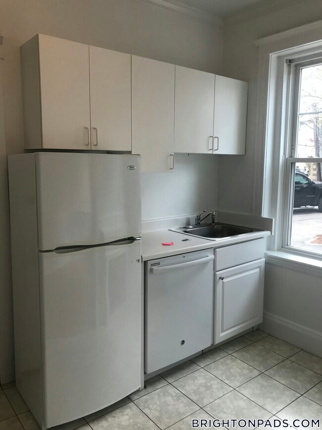 115 Kilsyth Rd, Unit 2 in Boston, MA - Foto de edificio - Building Photo