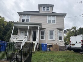28 California Ave in Middletown, NY - Building Photo