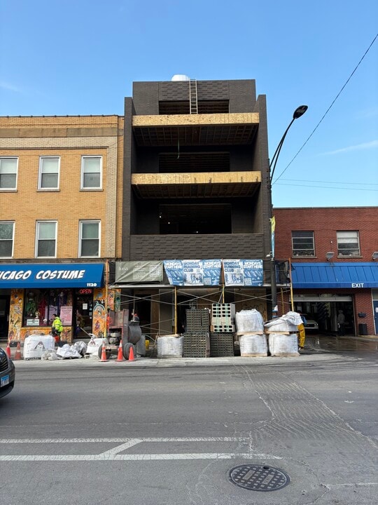 1118 W Fullerton Ave in Chicago, IL - Foto de edificio