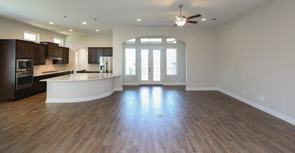 5108 Alonso Dr in The Hills, TX - Building Photo - Building Photo