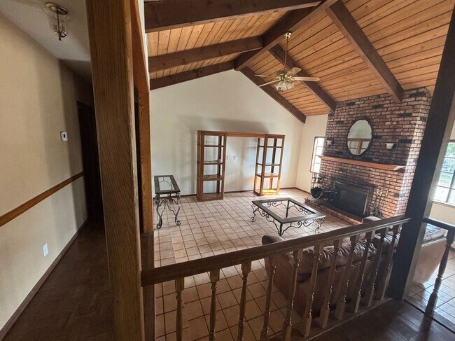 10450 Penrose St. in Los Angeles, CA - Building Photo - Building Photo