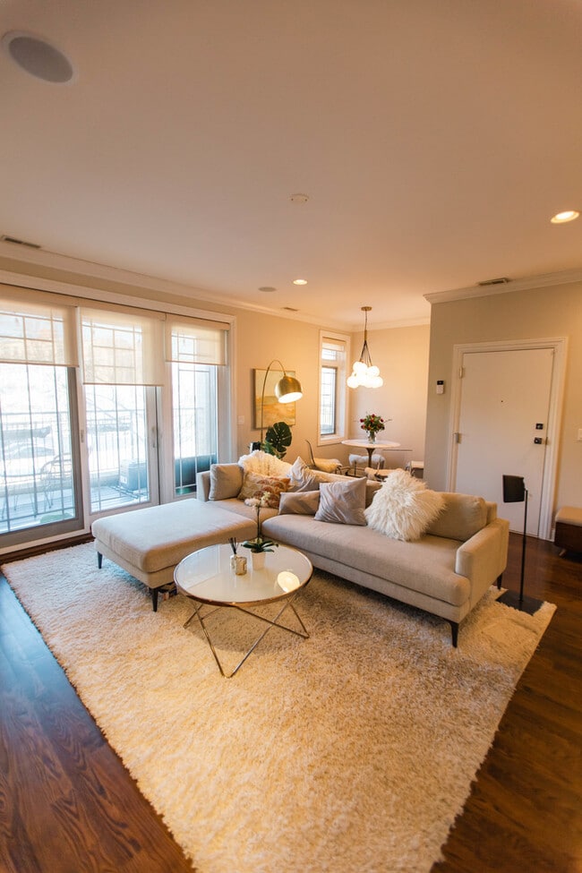 843 W Fletcher St in Chicago, IL - Building Photo - Building Photo