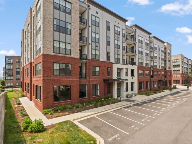 106 Saint Ives Pl, Unit #207 in Oxon Hill, MD - Building Photo - Building Photo