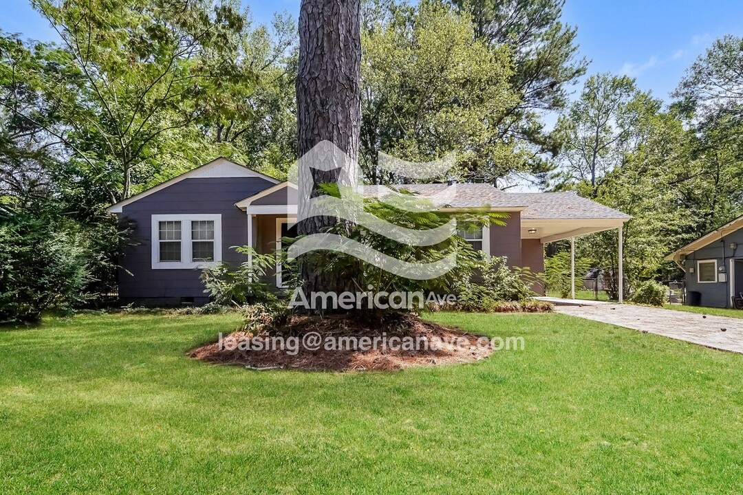 3174 Charleston Dr in Jackson, MS - Building Photo