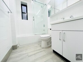 WEST 68 STREET, Unit 1C in New York, NY - Foto de edificio - Building Photo