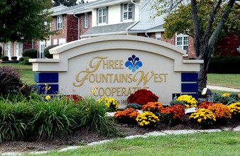 Three Fountains West Cooperative in Indianapolis, IN - Building Photo - Building Photo