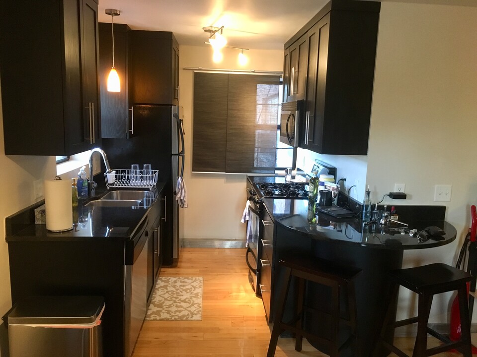 2201 3rd Ave S, Unit #306 in Minneapolis, MN - Building Photo