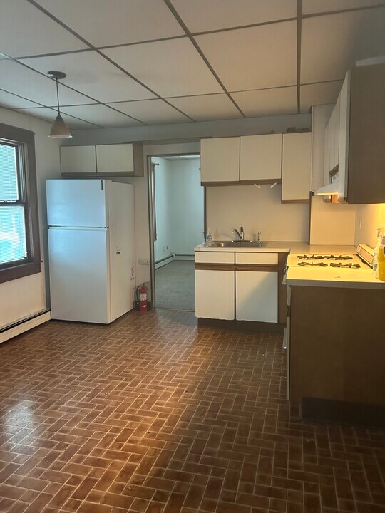 633 Carmalt St in Dickson City, PA - Foto de edificio