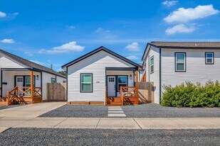 1305 53rd St in Galveston, TX - Building Photo