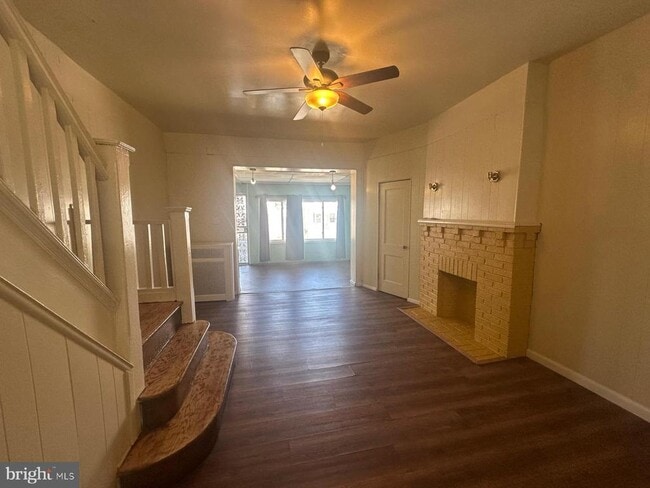 property at 5628 Warrington Ave