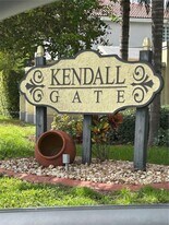 8725 SW 158th Pl in Miami, FL - Building Photo