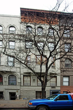 141 W 75th St in New York, NY - Building Photo - Building Photo