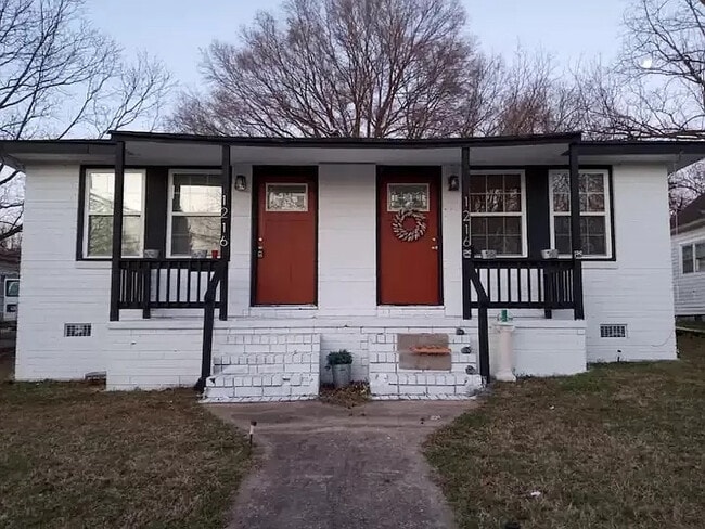 property at 1216 W Horah St