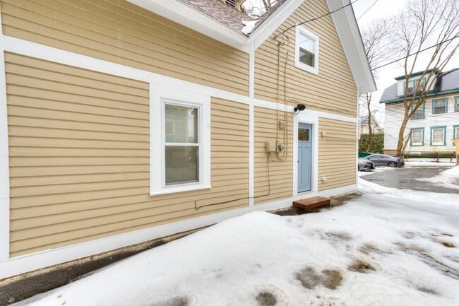 51 Cedar St in Worcester, MA - Building Photo - Building Photo