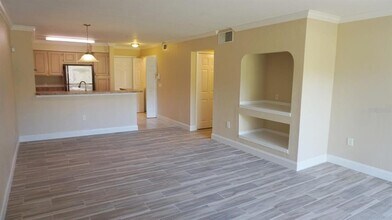 14001 Fairway Island Dr in Orlando, FL - Building Photo - Building Photo