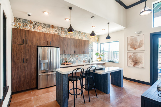 Edgewood Place in Longview, TX - Foto de edificio - Building Photo