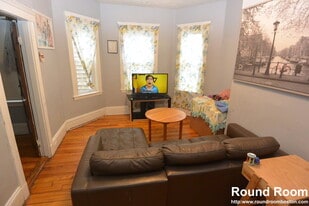 10 Brackett St, Unit 2 in Boston, MA - Building Photo