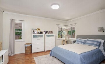 7128 Mammoth Ave in Los Angeles, CA - Building Photo - Building Photo