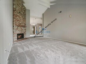 9125 Nasreen Dr in Sacramento, CA - Building Photo - Building Photo