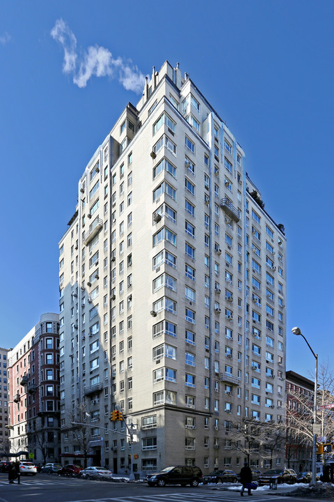 411 West End Ave in New York, NY - Building Photo