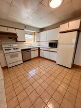 44 Valentine St, Unit Apt #1 in Glen Cove, NY - Building Photo - Building Photo