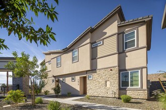 Grandstone at Sunrise Villas in Peoria, AZ - Building Photo - Building Photo