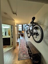 715 N Graham St, Unit 209 in Charlotte, NC - Foto de edificio - Building Photo