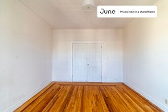 Room in Shared 4 bed/1 bath home, Unit D in Boston, MA - Building Photo - Building Photo