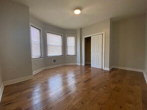 3944 N 8th St, Unit 2 in Philadelphia, PA - Building Photo - Building Photo