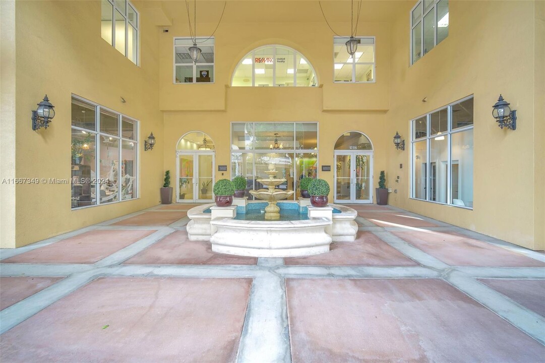 1607 Ponce de Leon Blvd, Unit 14F in Coral Gables, FL - Building Photo