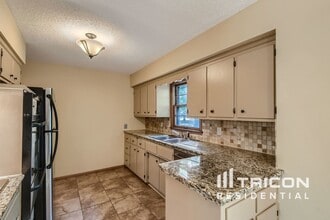 600 Manor Dr NE in Minneapolis, MN - Building Photo - Building Photo