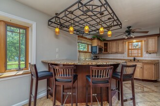 1553 Salem Hills Dr in St. Louis, MO - Foto de edificio - Building Photo