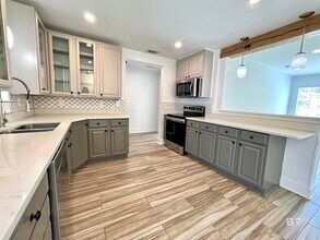 215 Tensaw Ave in Fairhope, AL - Building Photo - Building Photo