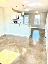 1603 Dehart, Unit Unit B in New Iberia, LA - Building Photo - Building Photo