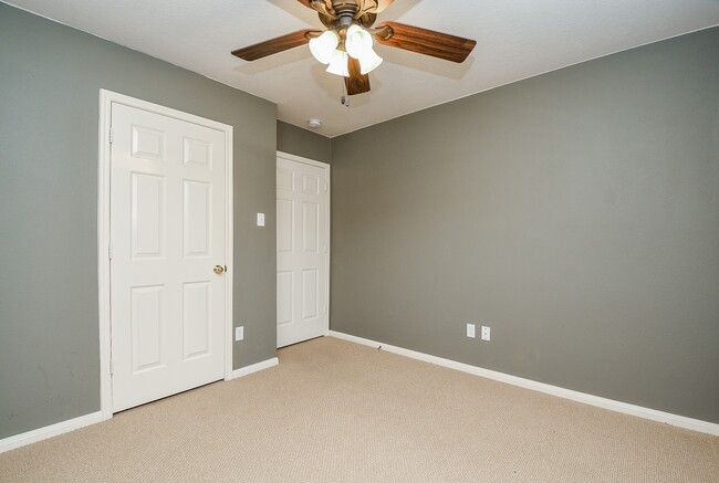 property at 7218 Fox Hall Ln