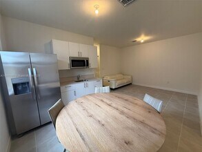 2832 SE 23rd Ave in Homestead, FL - Building Photo - Building Photo