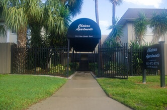 Chateau in Tampa, FL - Building Photo - Building Photo