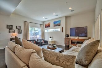 5205 Capitol Ave in Dallas, TX - Building Photo - Building Photo