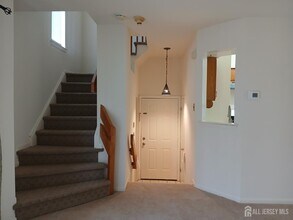 1081 Schmidt Ln in North Brunswick, NJ - Building Photo - Building Photo