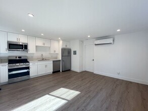 350 Hermosa in Hermosa Beach, CA - Foto de edificio - Building Photo