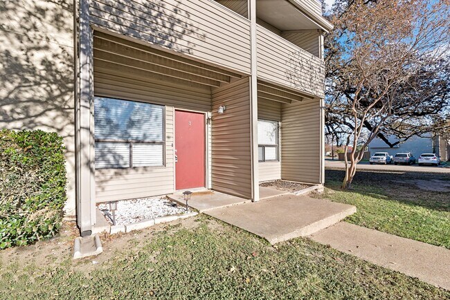 1900 Dartmouth St in College Station, TX - Foto de edificio - Building Photo