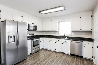 207 Pinonwood Dr in Simpsonville, SC - Building Photo - Building Photo