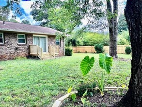 5762 Fairfield Pl in Stone Mountain, GA - Foto de edificio - Building Photo