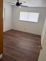 801 N Akers St in Visalia, CA - Building Photo