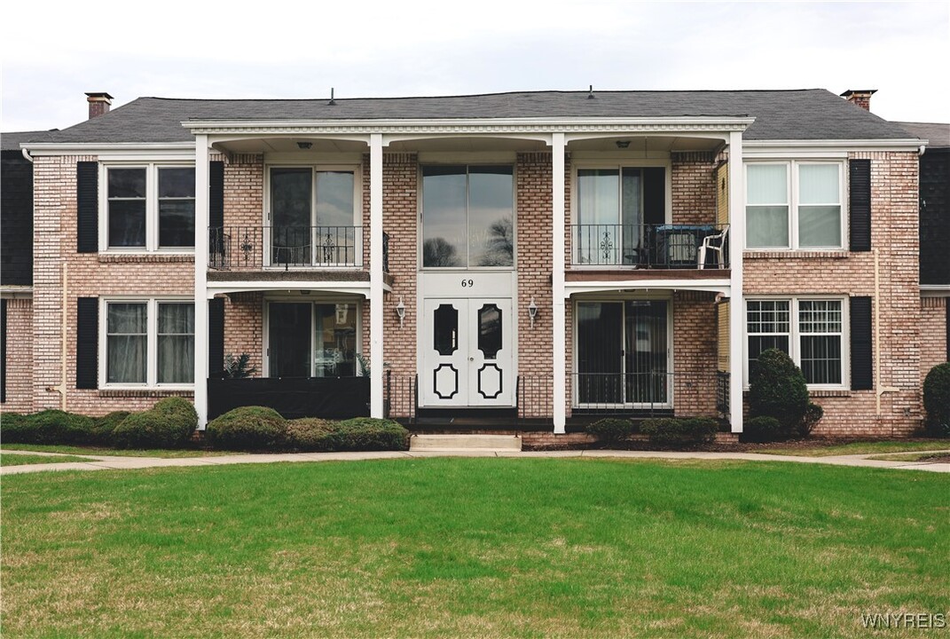 69 Henel Ave in Amherst, NY - Building Photo