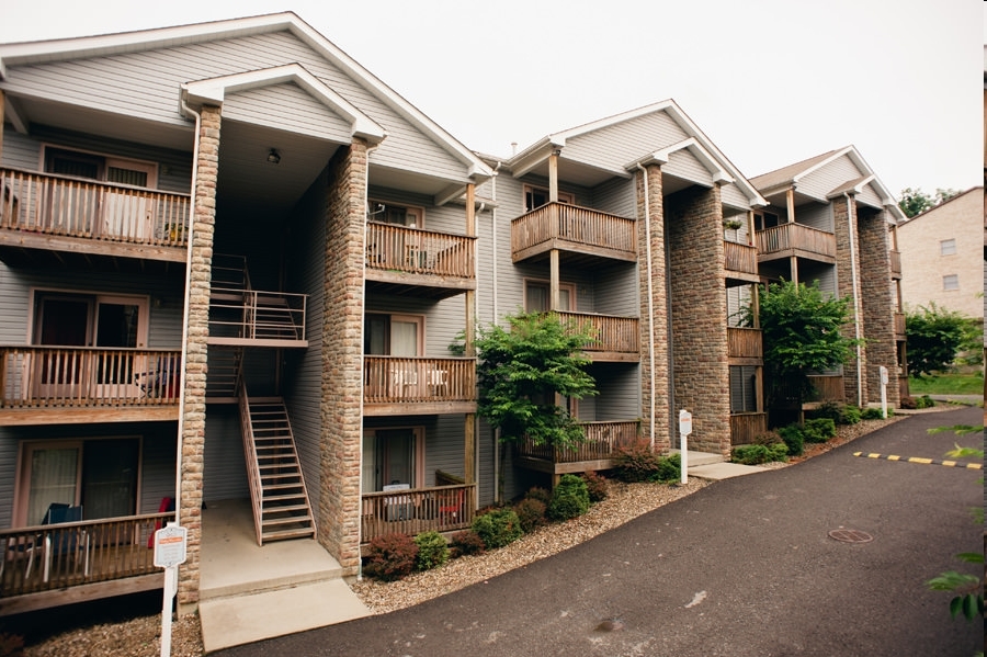 Chateau Royale Apartments in Morgantown, WV - Building Photo