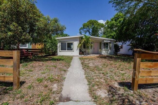 property at 325 42nd Ave N