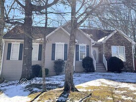 48 Fenwick Ct in Grayson, GA - Building Photo